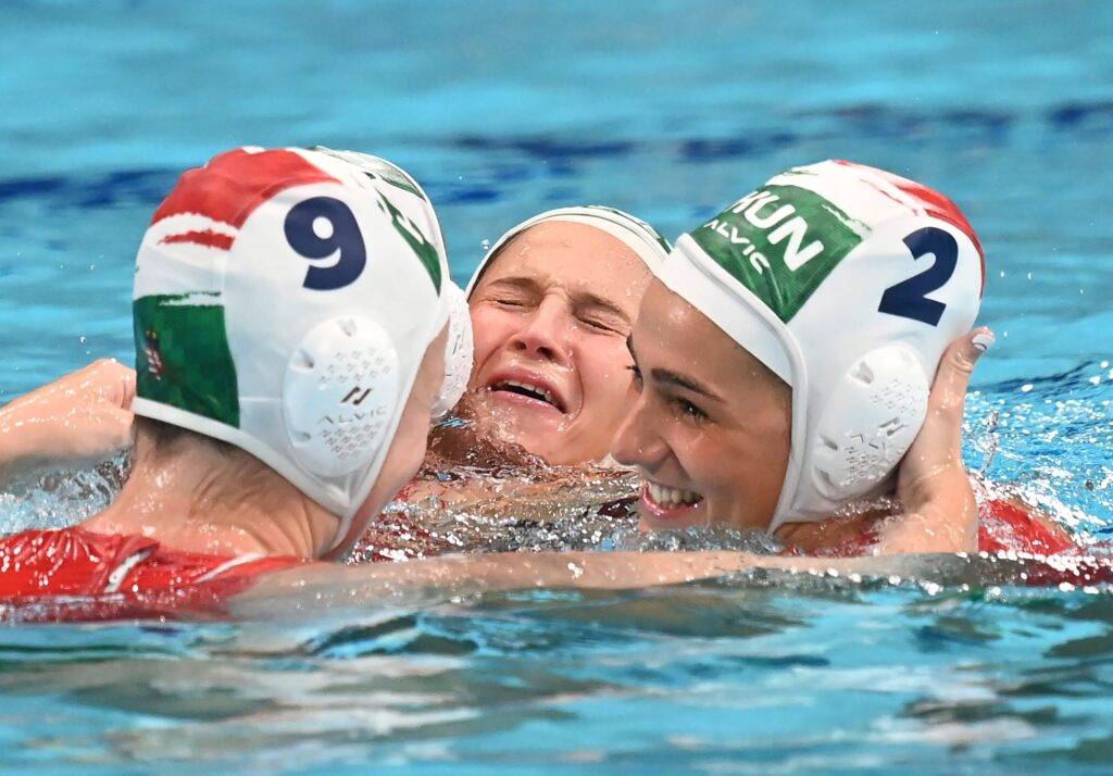 US wins women's water polo