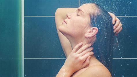 Morning showers vs. nighttime showers: Which is better for your health?